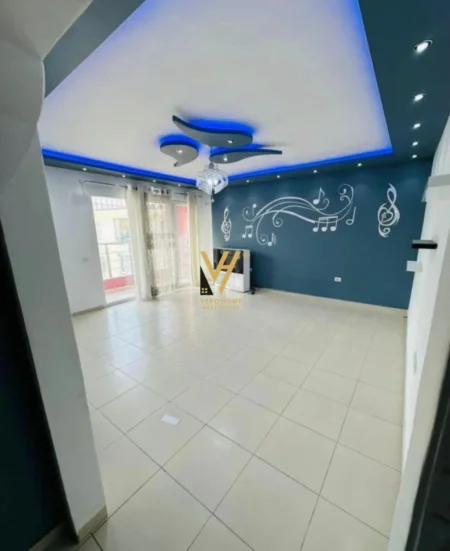 Tirane, shitet apartament 2+1+Ballkon Kati 8, 90 m² 138.000 € (UNAZA E RE)