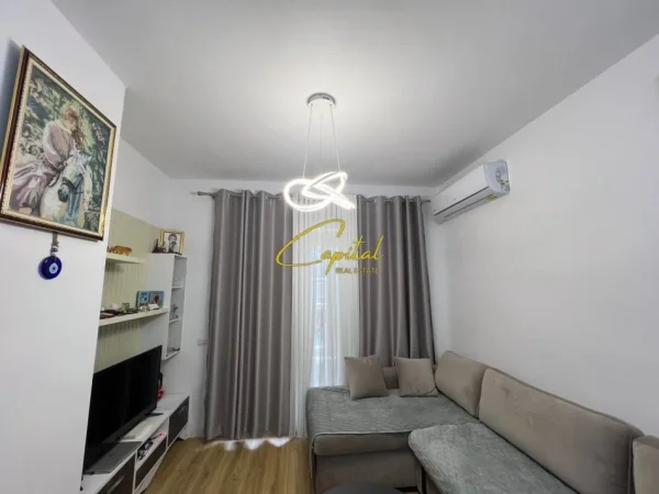 Tirane, jepet me qera apartament 1+1 Kati 4, 70 m² 600 € (ISH FUSHA AVIACIONIT)