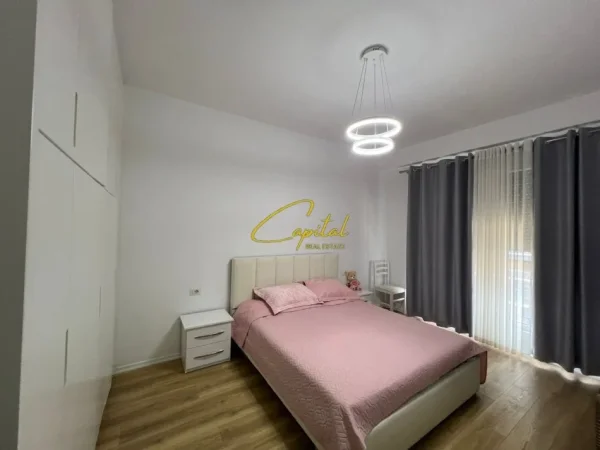 Tirane, jepet me qera apartament 1+1 Kati 4, 70 m² 600 € (ISH FUSHA AVIACIONIT)