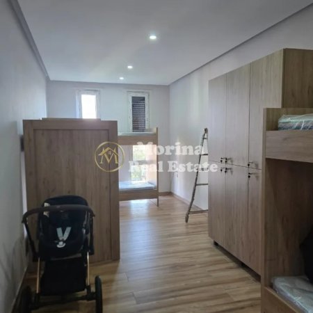 Tirane, jepet me qera ambjent biznesi Kati 6, 200 m² 1.500 € (Rruga e Dibres)