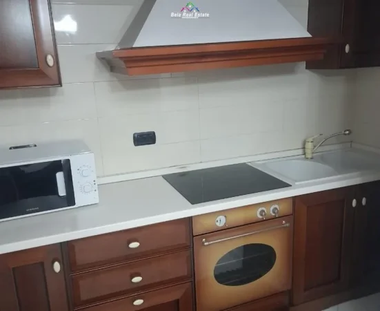 Shqiperi, jepet me qera apartament 1+1 Kati 2, 60 m² 450 € (Rruga Viktor Eftimiu)