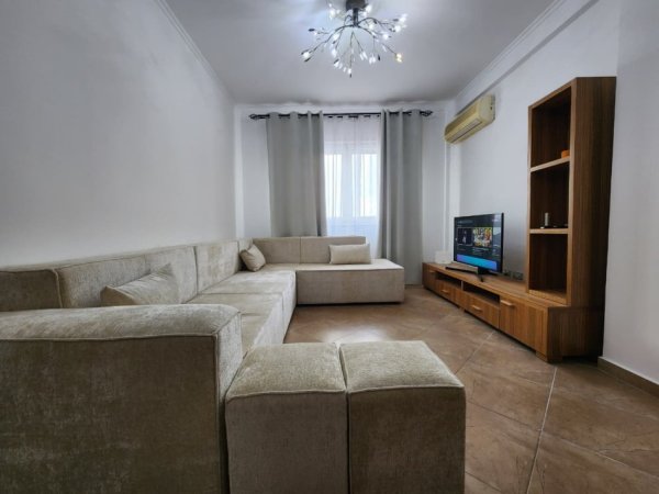 Me Qira Apartament💫: 2+1+1Wc & 1 Ballkon + Mundesi Parkimi Me Qera 📍 Qender ,Rruga Fortuzi || 70,000All/Muaj