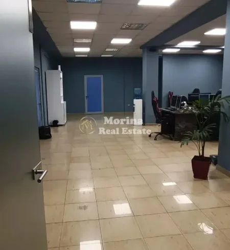 Tirane, jepet me qera ambjent biznesi Kati 3, 165 m² 1.200 € (Rruga e Dibres)