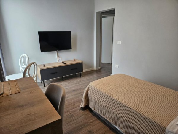 Tirane, shitet apartament 5+1+Aneks+Ballkon , 285 m² 950.000 € (Rruga e Durresit)