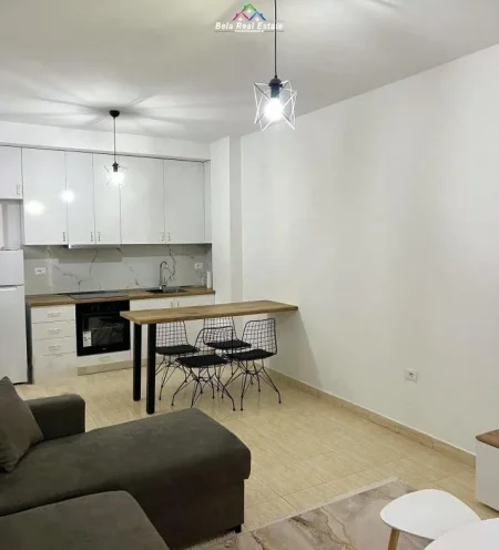 Tirane, jepet me qera apartament 2+1 Kati 3, 75 m² 700 € (Rruga Rrapo Hekali)