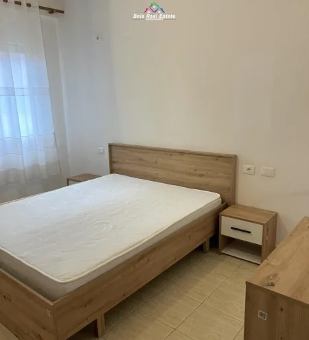 Tirane, jepet me qera apartament 2+1 Kati 3, 75 m² 700 € (Rruga Rrapo Hekali)