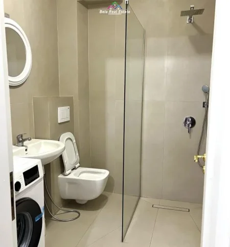 Tirane, jepet me qera apartament 2+1 Kati 3, 75 m² 700 € (Rruga Rrapo Hekali)