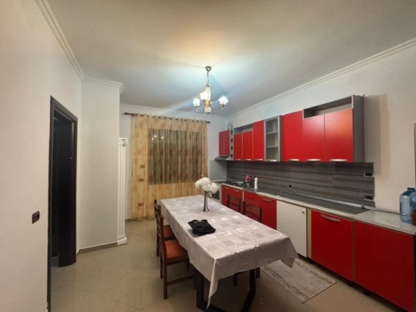 Tirane, jepet me qera apartament 2+1 Kati 1, 100 m² 550 € (NE QENDER TE SELITES, RRUGA GJIN GJERGJI)