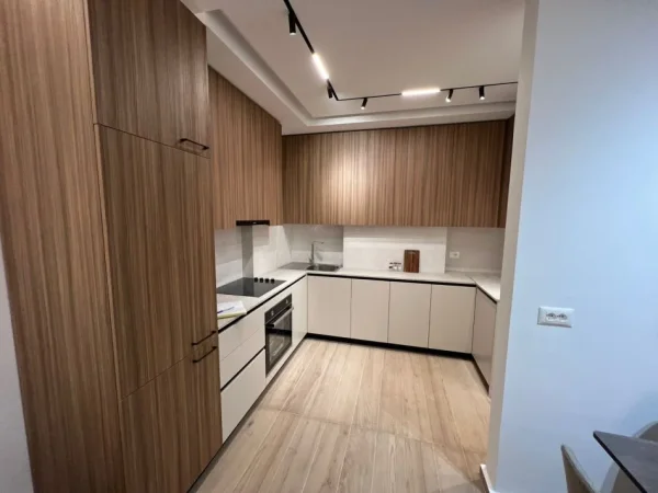 Tirane, jepet me qera apartament 1+1 Kati 4, 70 m² 800 € (ZOGU I ZI)
