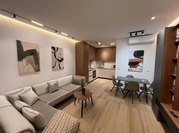 Tirane, jepet me qera apartament 1+1 Kati 4, 70 m² 800 € (ZOGU I ZI)