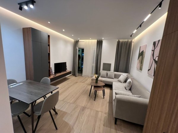 Tirane, jepet me qera apartament 1+1 Kati 4, 70 m² 800 € (ZOGU I ZI)