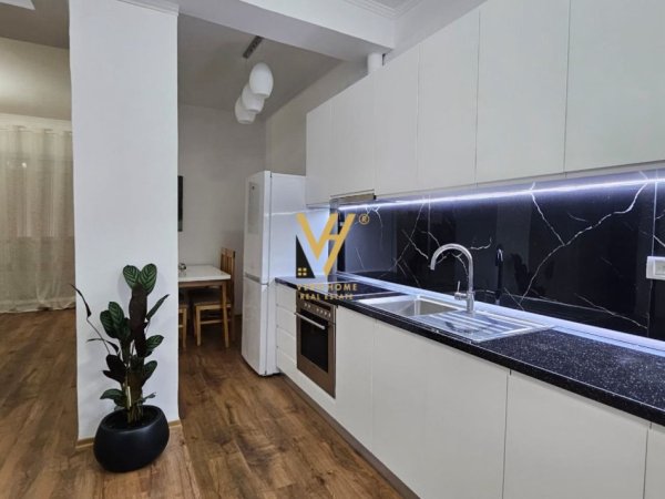 Tirane, jepet me qera apartament 2+1+Ballkon Kati 1, 8 m² 700 € (KODRA E DIELLIT)