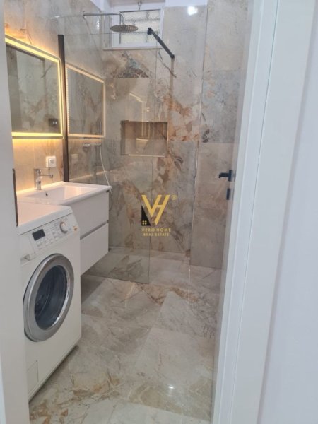 Tirane, jepet me qera apartament 2+1+Ballkon Kati 1, 8 m² 700 € (KODRA E DIELLIT)