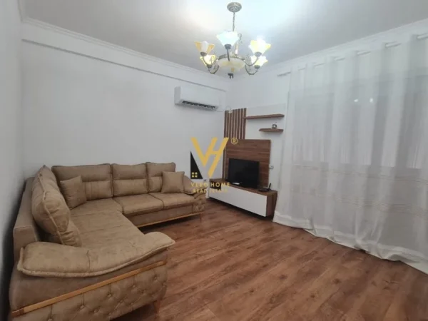 Tirane, jepet me qera apartament 2+1+Ballkon Kati 1, 8 m² 700 € (KODRA E DIELLIT)