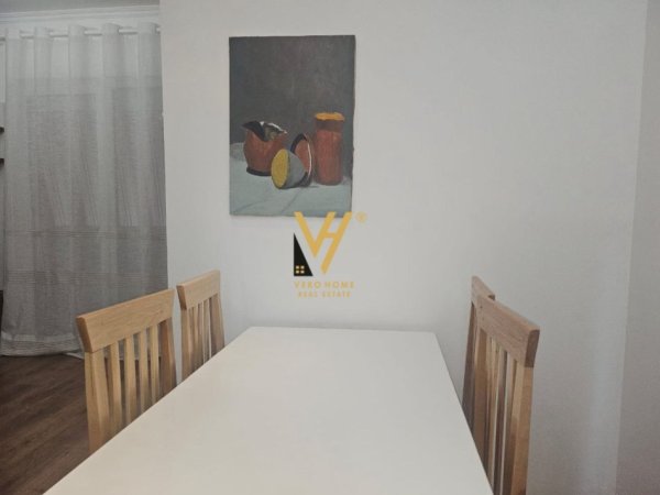 Tirane, jepet me qera apartament 2+1+Ballkon Kati 1, 8 m² 700 € (KODRA E DIELLIT)