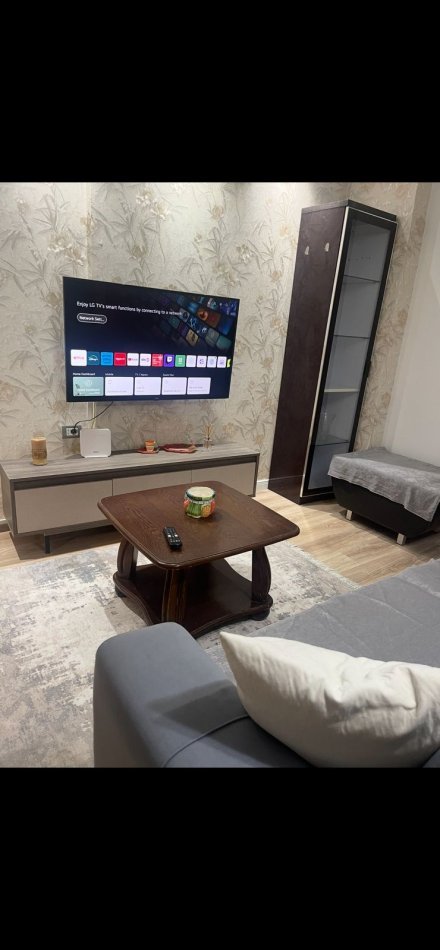 Tirane, jepet me qera apartament 1+1 Kati 3, 70 m² 600 € (Komuna e Parisit)