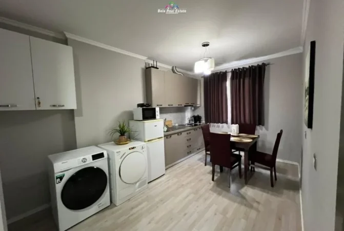 Tirane, jepet me qera apartament 2+1 Kati 3, 80 m² 520 € (prane Pizzeri Class)