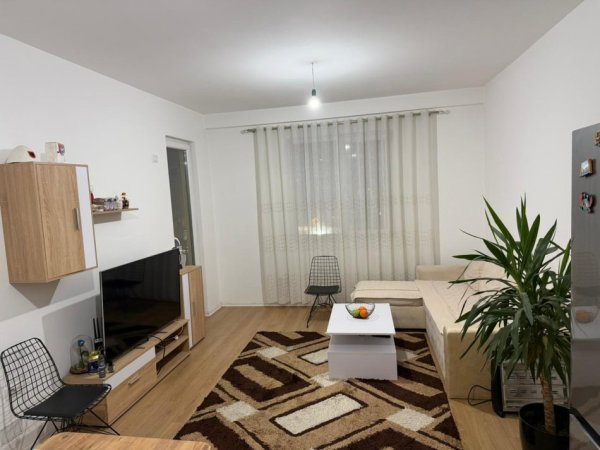 Tirane, jepet me qera apartament 1+1+Ballkon Kati 3, 70 m² 400 € (Yzberisht)