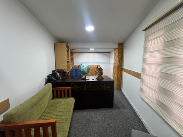 Tirane, jepet me qera zyre Kati 1, 77 m² 1.000 € (Myslym Shyri, Tiranë)