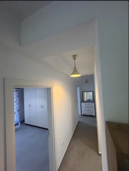 Tirane, jepet me qera apartament 2+1+Ballkon , 80 m² 705 € (Kodra e Diellit)