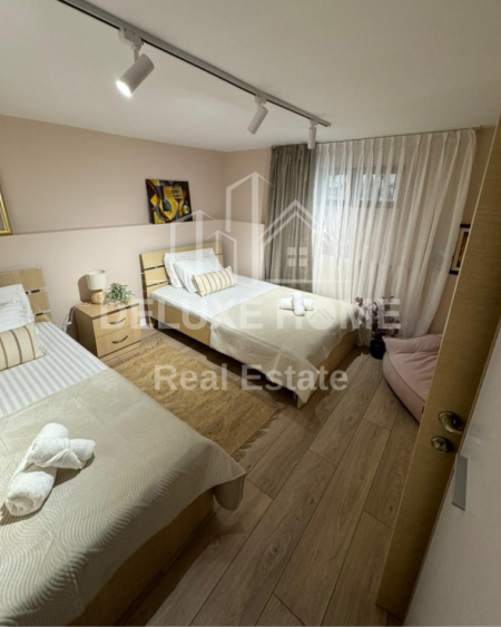 Tirane, jepet me qera apartament 2+1 Kati 1, 80 m² 700 € (Rruga Ali Visha)