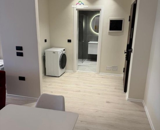 Tirane, jepet me qera apartament 1+1+Ballkon Kati 3, 70 m² 850 € (prane Liceut Artistik)