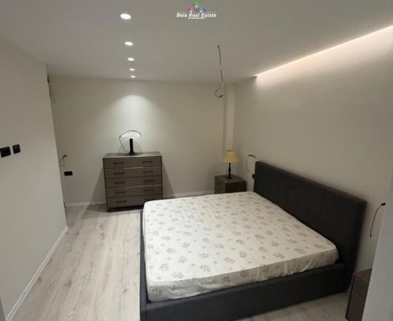 Tirane, jepet me qera apartament 1+1+Ballkon Kati 3, 70 m² 850 € (prane Liceut Artistik)
