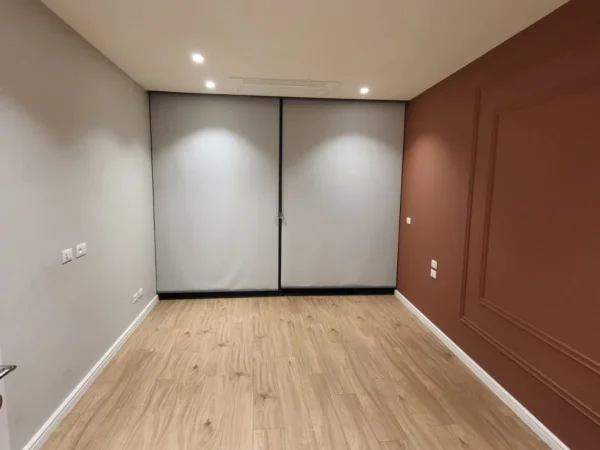 Tirane, jepet me qera zyre Kati 6, 100 m² 1.600 € (lake view rezidence)