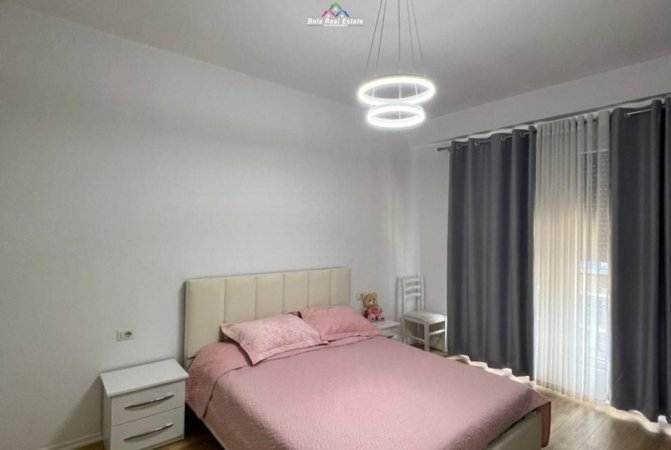 Tirane, jepet me qera apartament 1+1 Kati 4, 69 m² 600 € (Rruga simon Gjoni)