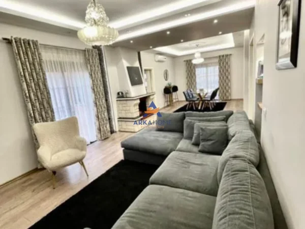 Tirane, shitet Vile 3 Katshe Kati 4, 842 m² 1.700.000 € 