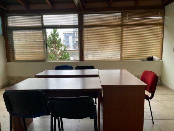 Tirane, jap me qera zyre Kati 1, 200 m² 1.000 € (Don Bosko)
