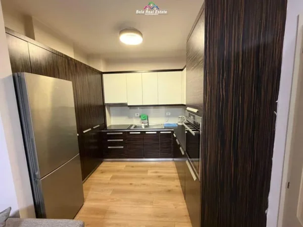 Tirane, jepet me qera apartament 2+1+Ballkon Kati 6, 106 m² 650 € (Kompleksi Fratari)