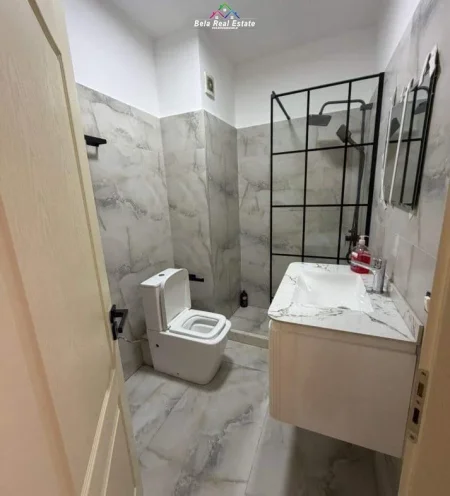 Tirane, jepet me qera apartament 2+1+Ballkon Kati 6, 106 m² 650 € (Kompleksi Fratari)