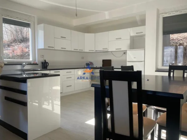 SHITET VILE 3 KATESHE "MAVROVE,MAQEDONI" 349.000 EURO