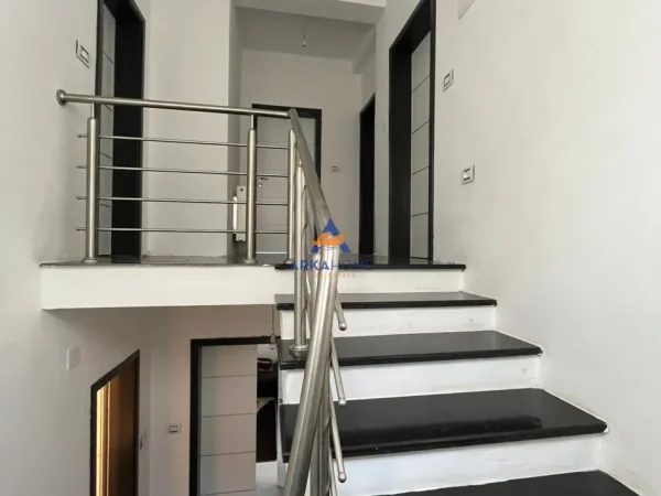 SHITET VILE 3 KATESHE "MAVROVE,MAQEDONI" 349.000 EURO