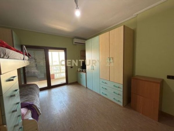 Tirane, jepet me qera apartament 2+1+Aneks+Ballkon Kati 9, 124 m² 800 € (Rruga e Elbasanit)