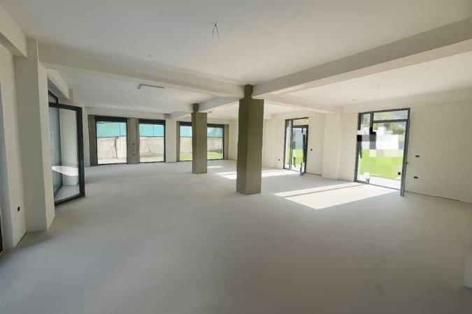 Tirane, jepet me qera zyre Kati 2, 180 m² 3.000 € (Berzhite)