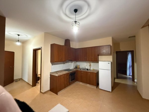 Tirane, jepet me qera apartament 2+1 Kati 1, 83 m² 480 € (kodra diellit)