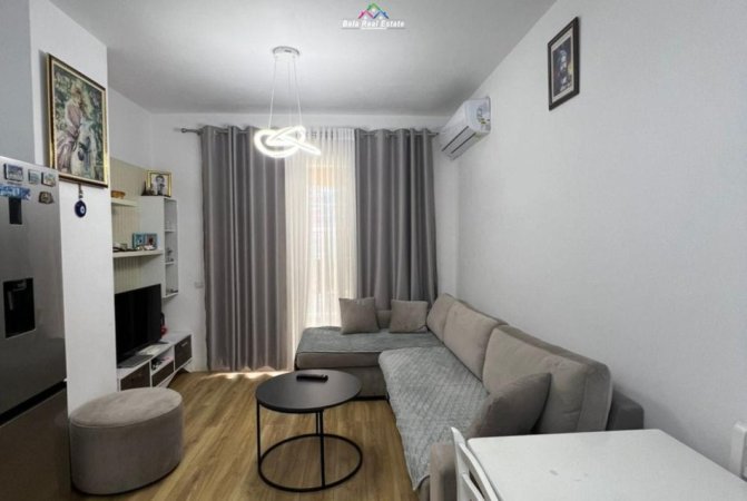 Tirane, jepet me qera apartament 1+1+Ballkon Kati 4, 69 m² 600 € (Grand Park Residence)