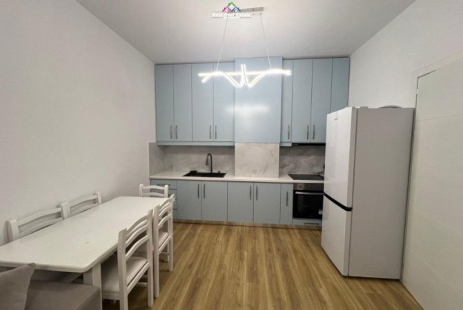 Tirane, jepet me qera apartament 1+1+Ballkon Kati 4, 69 m² 600 € (Grand Park Residence)