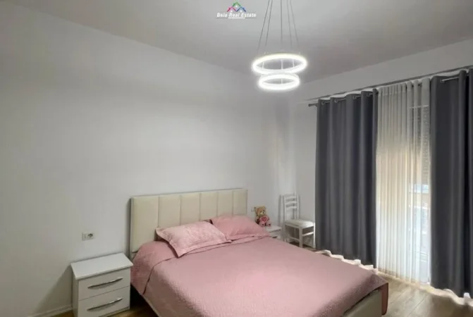 Tirane, jepet me qera apartament 1+1+Ballkon Kati 4, 69 m² 600 € (Grand Park Residence)