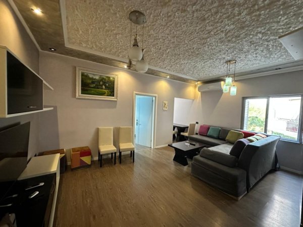 Shqiperi, jepet me qera apartament 2+1 Kati 2, 100 m² 550 € (Fresk)