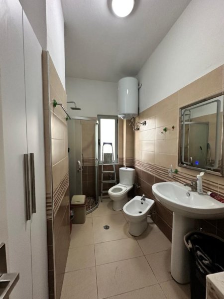 Shqiperi, jepet me qera apartament 2+1 Kati 2, 100 m² 550 € (Fresk)