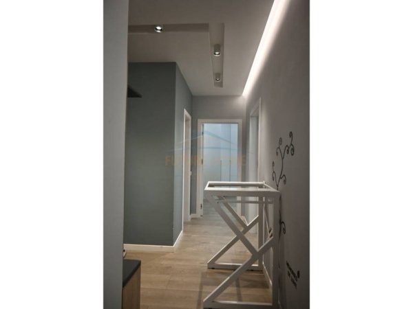 Tirane, shitet apartament 2+1 Kati 7, 107 m² 215.000 € (TREGU ELEKTRIK)