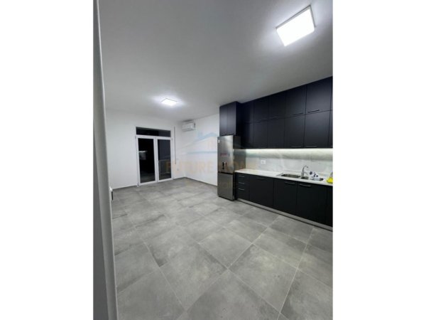 Tirane, jepet me qera apartament 1+1 Kati 2, 69 m² 400 € (5 Maji)