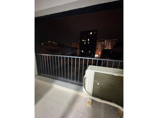 Tirane, jepet me qera apartament 1+1 Kati 2, 69 m² 400 € (5 Maji)