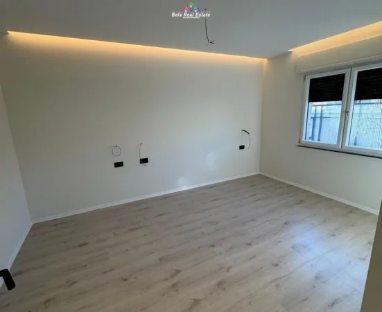 jepet me qera apartament Kati 3, 50 m² 750 € (Rruga e Elbasanit)