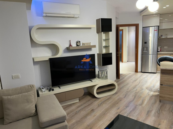 Tirane, jepet me qera apartament 2+1 Kati 3, 100 m² 750 € 