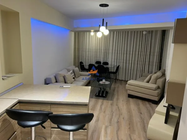 Tirane, jepet me qera apartament 2+1 Kati 3, 100 m² 750 € 