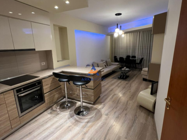 Tirane, jepet me qera apartament 2+1 Kati 3, 100 m² 750 € 